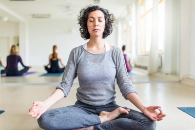 Enséñame algunos ejercicios de respiración que pueda hacer en cualquier lugar para relajarme